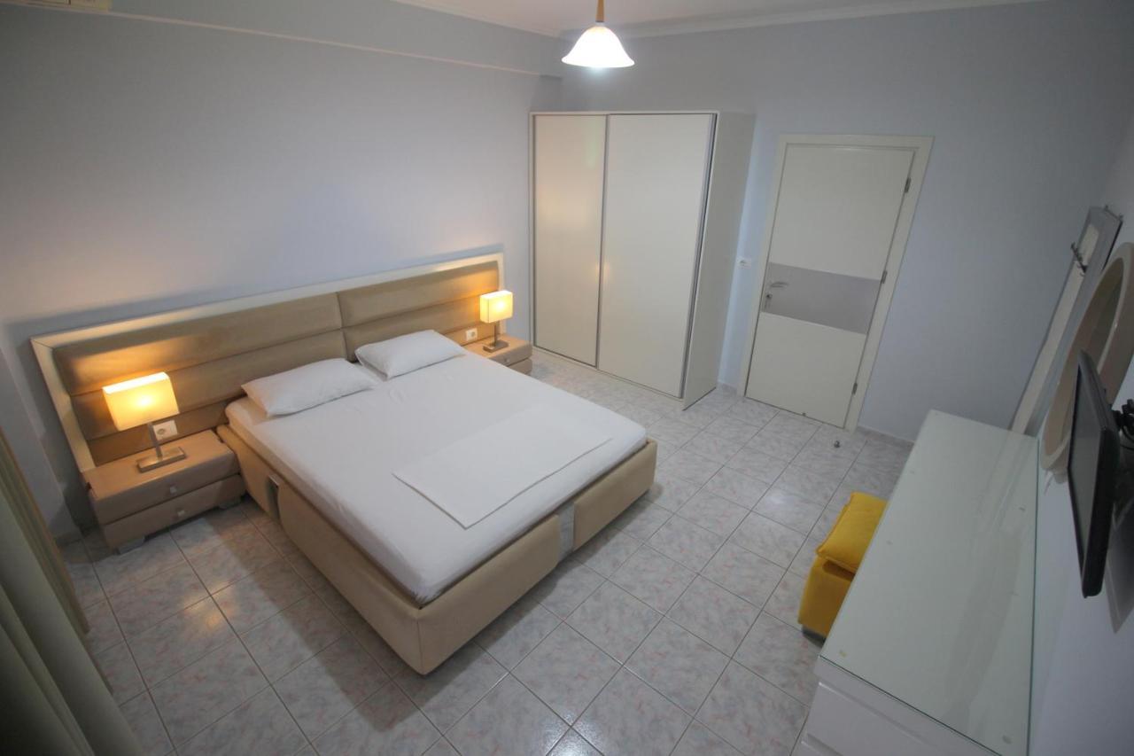 Murati Suites Sarandë Exterior foto